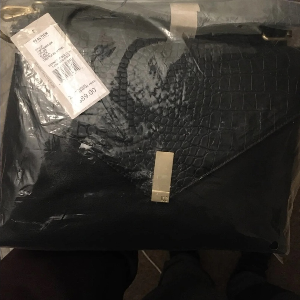 Reaction Kenneth Cole Satchel